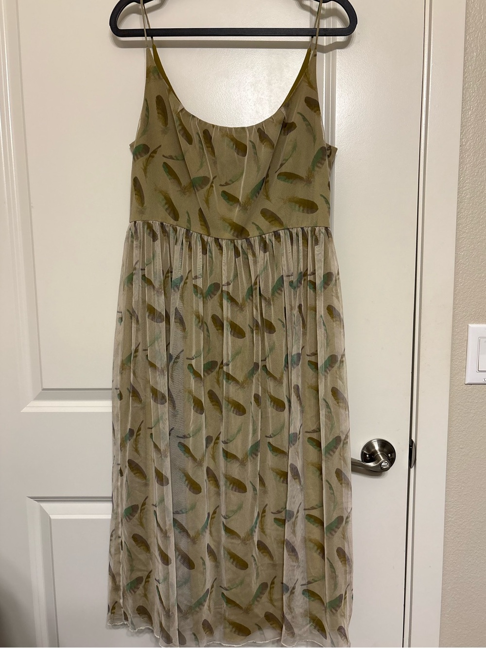Adorable Fossil Feather Print Casual Midi Dress
